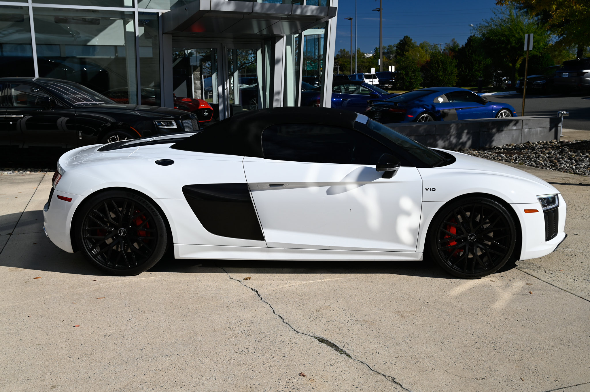 Used 2018 Audi R8 V10 w/ 20" Wheel Package AWD/4WD image 4