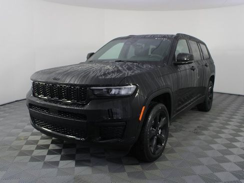 New 2025 Jeep Grand Cherokee L Altitude image 23