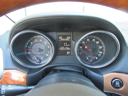 Used 2013 Jeep Grand Cherokee Overland w/ Advance Technology Group image 28