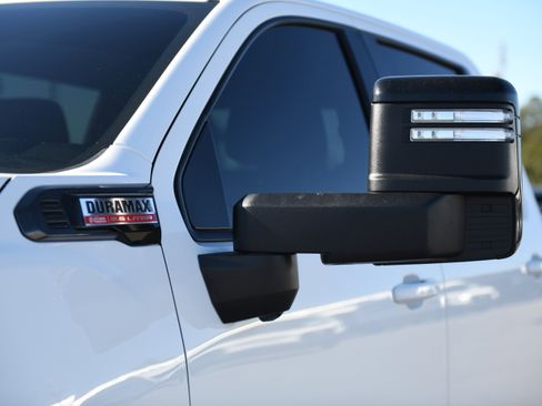 Used 2024 GMC Sierra 2500 AT4 w/ Technology Package image 4