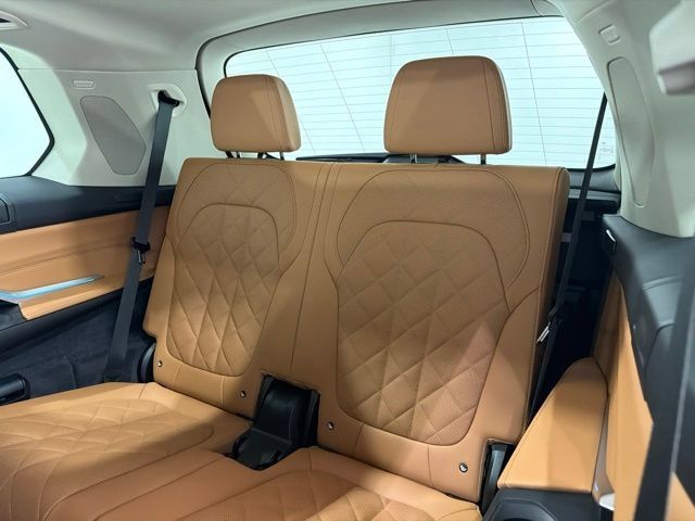 Used 2026 BMW X7 xDrive40i AWD/4WD image 18