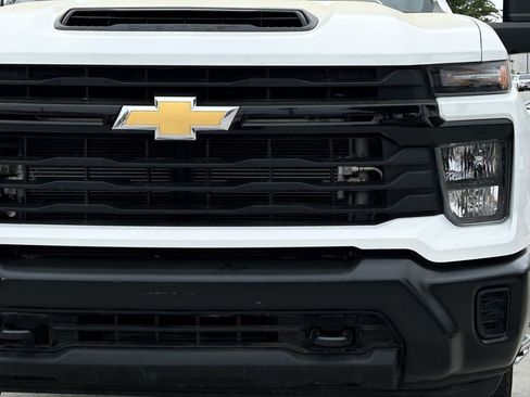 Used 2025 Chevrolet Silverado 3500 W/T image 8