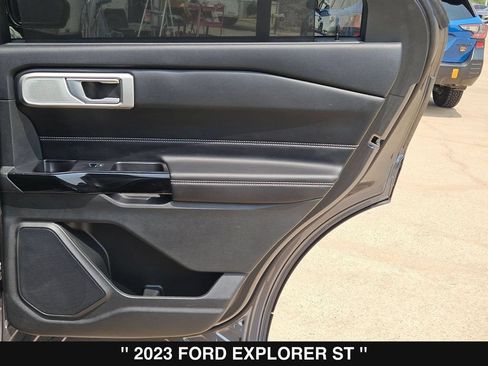 Used 2023 Ford Explorer ST w/ Equipment Group 401A AWD/4WD image 31