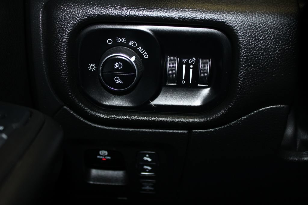 Used 2025 RAM 1500 Big Horn AWD/4WD image 32