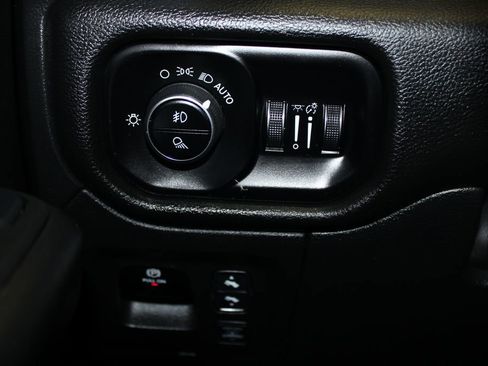 Used 2025 RAM 1500 Big Horn AWD/4WD image 32
