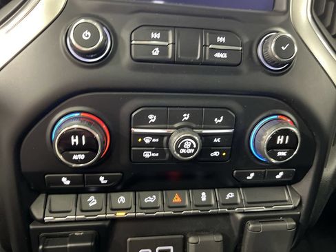 Used 2019 Chevrolet Silverado 1500 LT Trail Boss AWD/4WD image 15