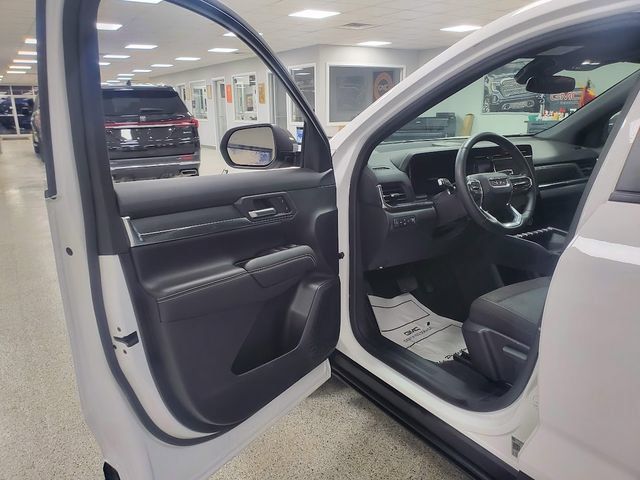 Used 2025 GMC Terrain Elevation AWD/4WD image 11