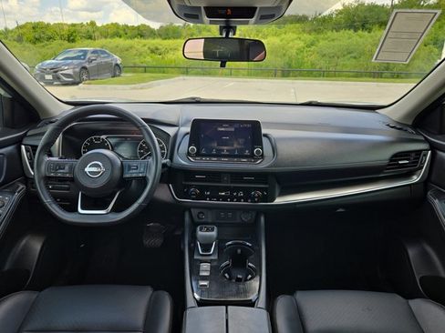 Used 2024 Nissan Rogue SV w/ SV Premium Package FWD image 18