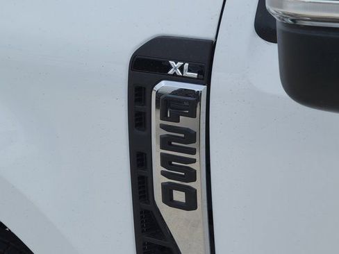 New 2026 Ford F250 XL w/ XL Chrome Package image 12