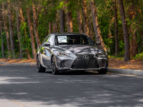 Used 2017 Lexus IS 200t F Sport w/ F Sport Package RWD image 38