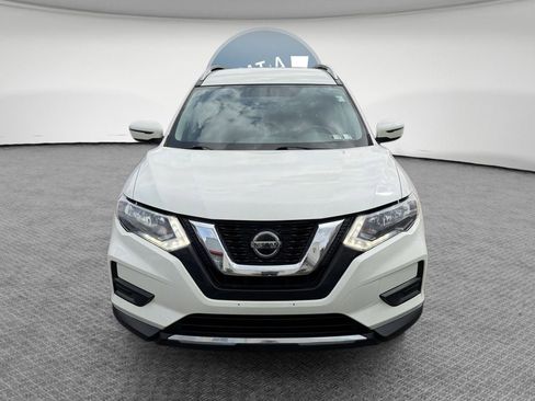 Used 2018 Nissan Rogue SV image 9