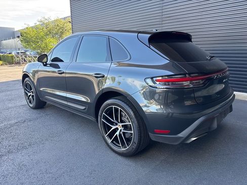 Certified 2022 Porsche Macan AWD/4WD image 3