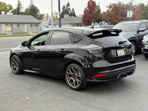 Used 2018 Ford Focus ST image 11