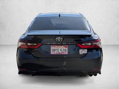 Used 2021 Toyota Camry SE image 6