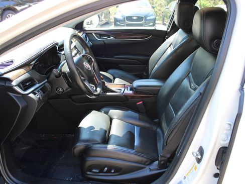 Used 2013 Cadillac XTS Luxury image 21