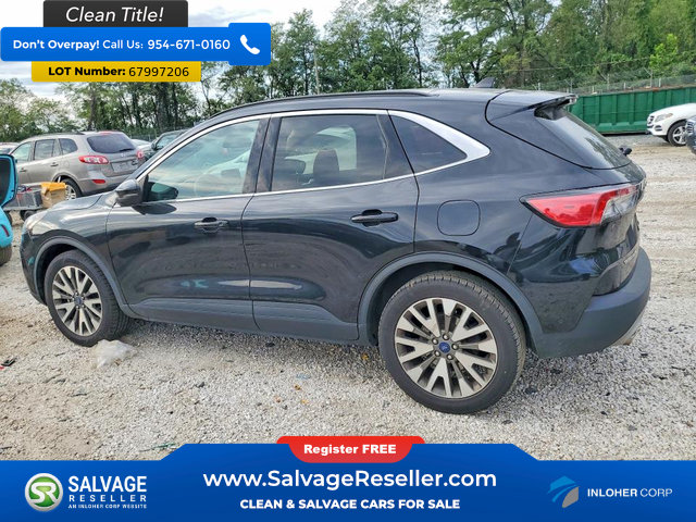 Used 2020 Ford Escape Titanium w/ Titanium Premium Package 2.0 AWD/4WD image 3