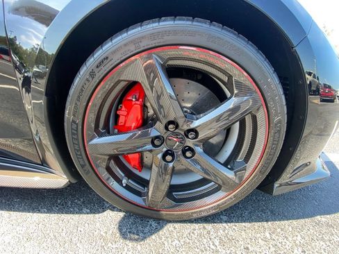 Used 2025 Chevrolet Corvette Z06 RWD image 29