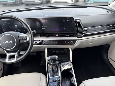 Certified 2025 Kia Sportage EX FWD image 16