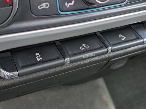 Used 2018 GMC Sierra 1500 SLE w/ SLE Value Package image 21