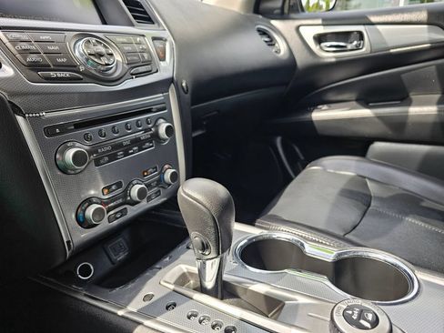 Used 2020 Nissan Pathfinder SL AWD/4WD image 33
