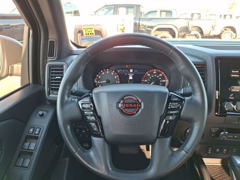 Used 2022 Nissan Frontier PRO-4X w/ Pro-4X Premium Package image 10