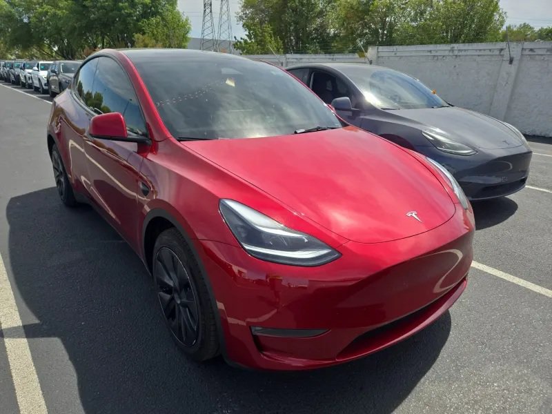 Used 2025 Tesla Model Y Long Range AWD/4WD image 2