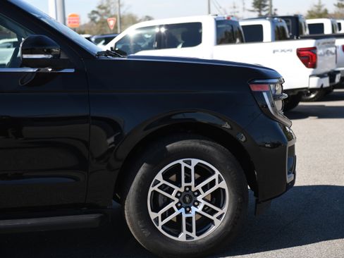 Used 2025 Ford Expedition Active image 3