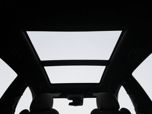 Used 2023 Cadillac XT4 Premium Luxury w/ Cold Weather Package image 17