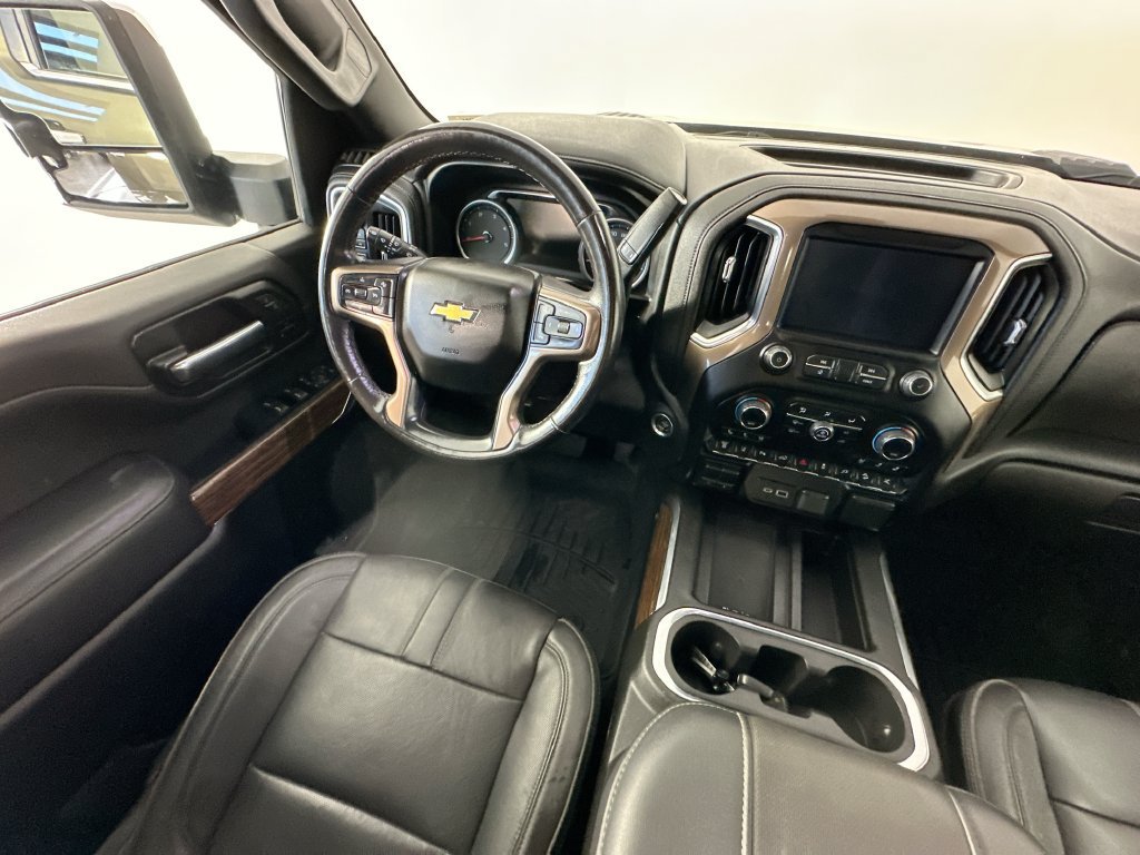 Used 2023 Chevrolet Silverado 3500 High Country w/ Technology Package AWD/4WD image 9