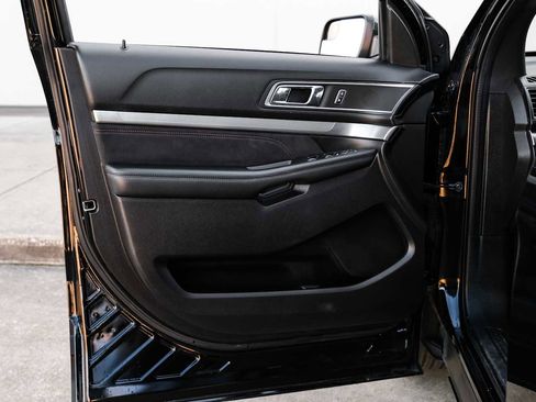 Used 2018 Ford Explorer XLT w/ Equipment Group 202A image 41