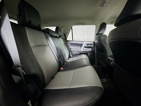 Used 2019 Toyota 4Runner SR5 Premium image 24