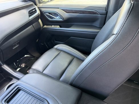 Used 2024 Chevrolet Tahoe Z71 w/ Luxury Package image 16