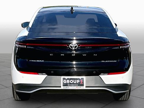 Used 2023 Toyota Crown Platinum w/ Carpet Mat Package (TMS) AWD/4WD image 4