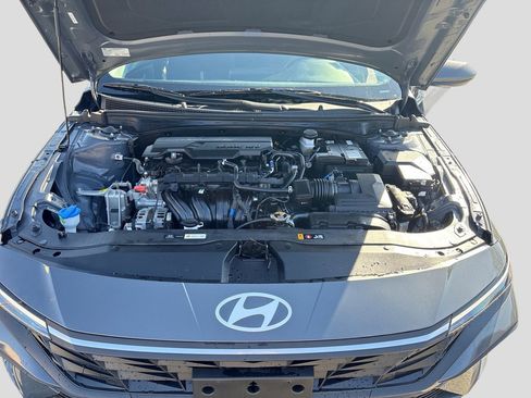 Used 2024 Hyundai Elantra SEL FWD image 11