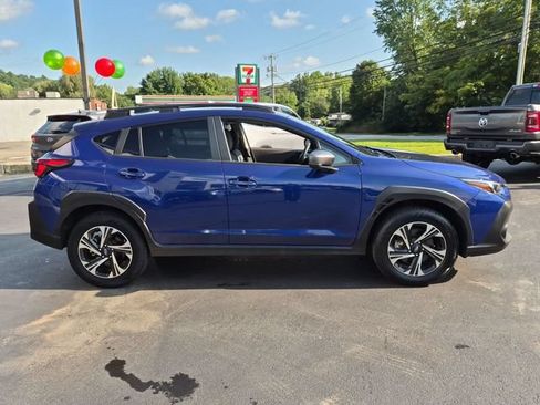 Used 2024 Subaru Crosstrek 2.0i Premium AWD/4WD image 2