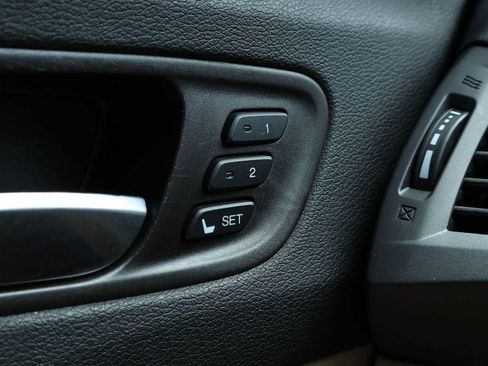 Used 2017 Acura MDX SH-AWD image 25