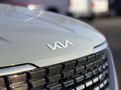 Used 2024 Kia Carnival SX Prestige image 32