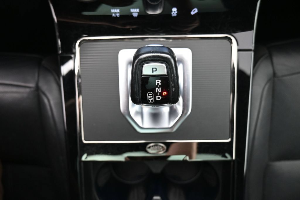 Used 2022 Land Rover Range Rover Evoque R-Dynamic S AWD/4WD image 19