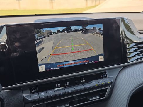 Used 2026 Toyota Camry SE w/ Multimedia Upgrade Package FWD image 20