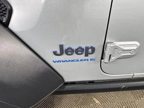 Used 2023 Jeep Wrangler Unlimited w/ 8.4" Radio Group image 10