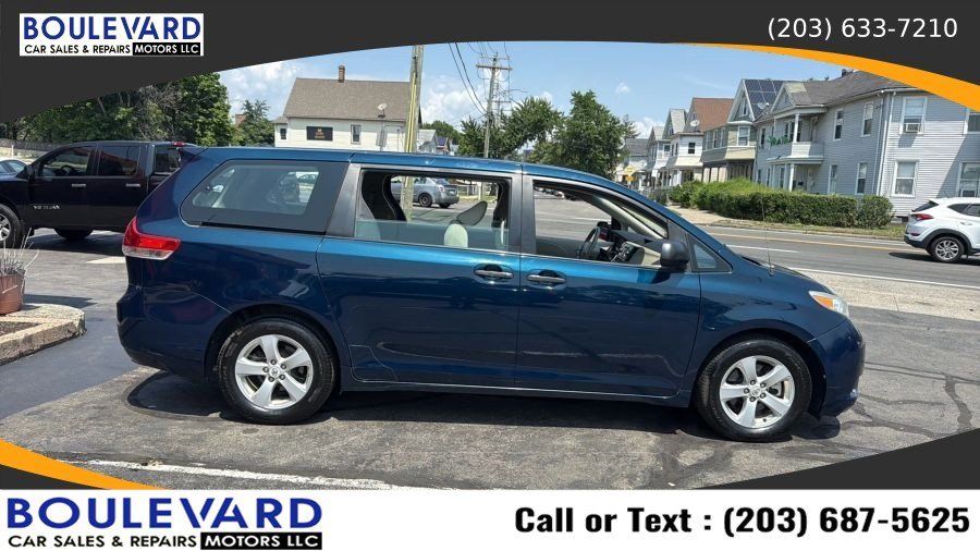 Used 2011 Toyota Sienna FWD image 8
