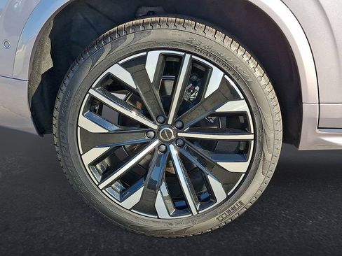 Certified 2026 Volvo XC90 B5 Ultra AWD/4WD image 33