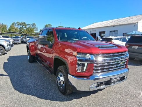 Used 2022 Chevrolet Silverado 3500 LTZ w/ LTZ Convenience Package image 11