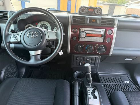 Used 2007 Toyota FJ Cruiser 2WD image 19