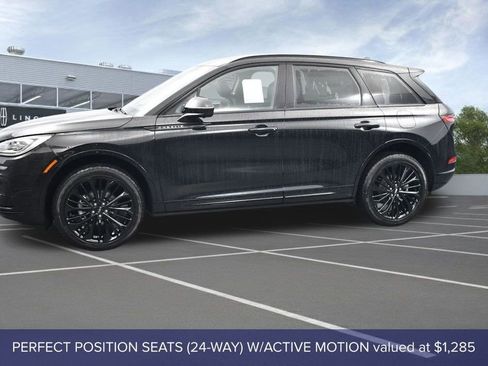 New 2025 Lincoln Corsair Reserve w/ Equipment Group 202A image 5