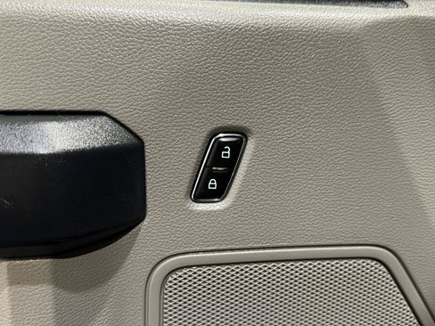 Used 2022 Ford F250 XL w/ Power Equipment Group AWD/4WD image 39