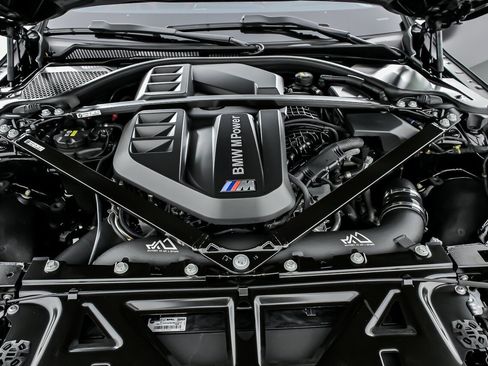 Used 2022 BMW M4 xDrive Competition w/ M Carbon Exterior Package AWD/4WD image 17