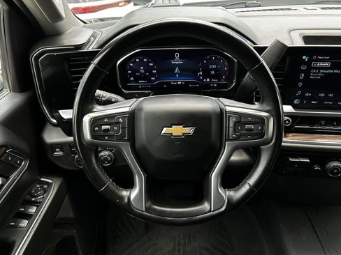 Used 2024 Chevrolet Silverado 2500 LT AWD/4WD image 14