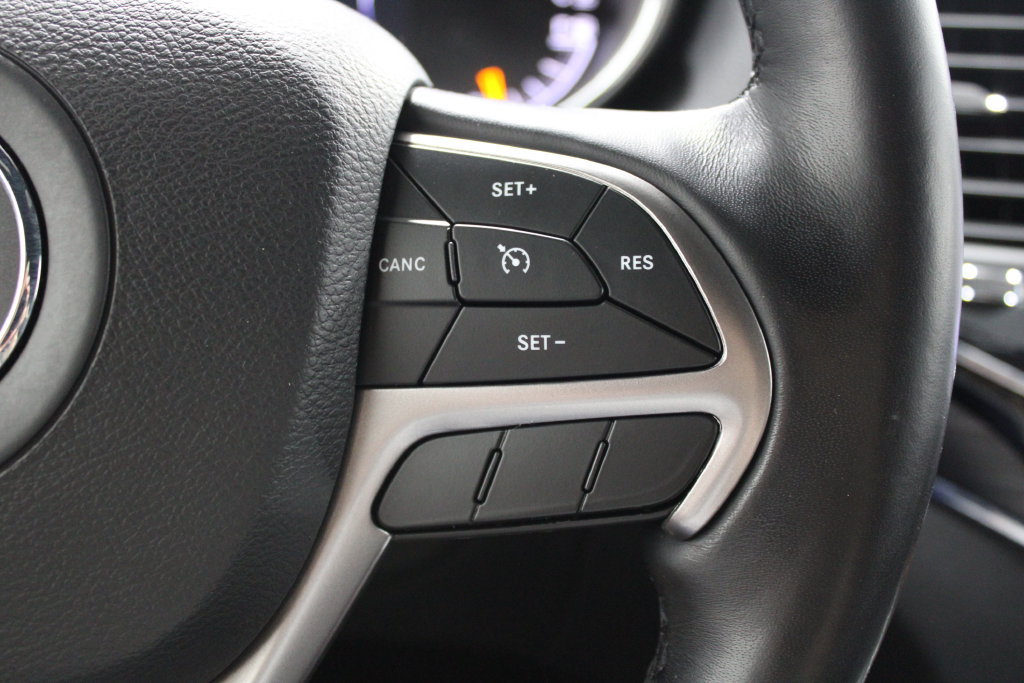 Used 2019 Jeep Grand Cherokee Limited AWD/4WD image 38