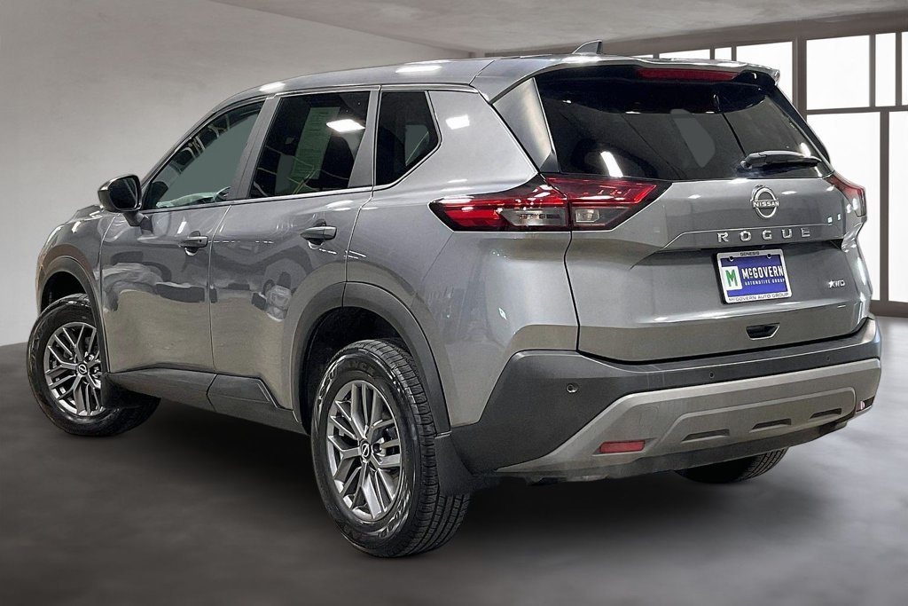 Used 2023 Nissan Rogue S AWD/4WD image 4